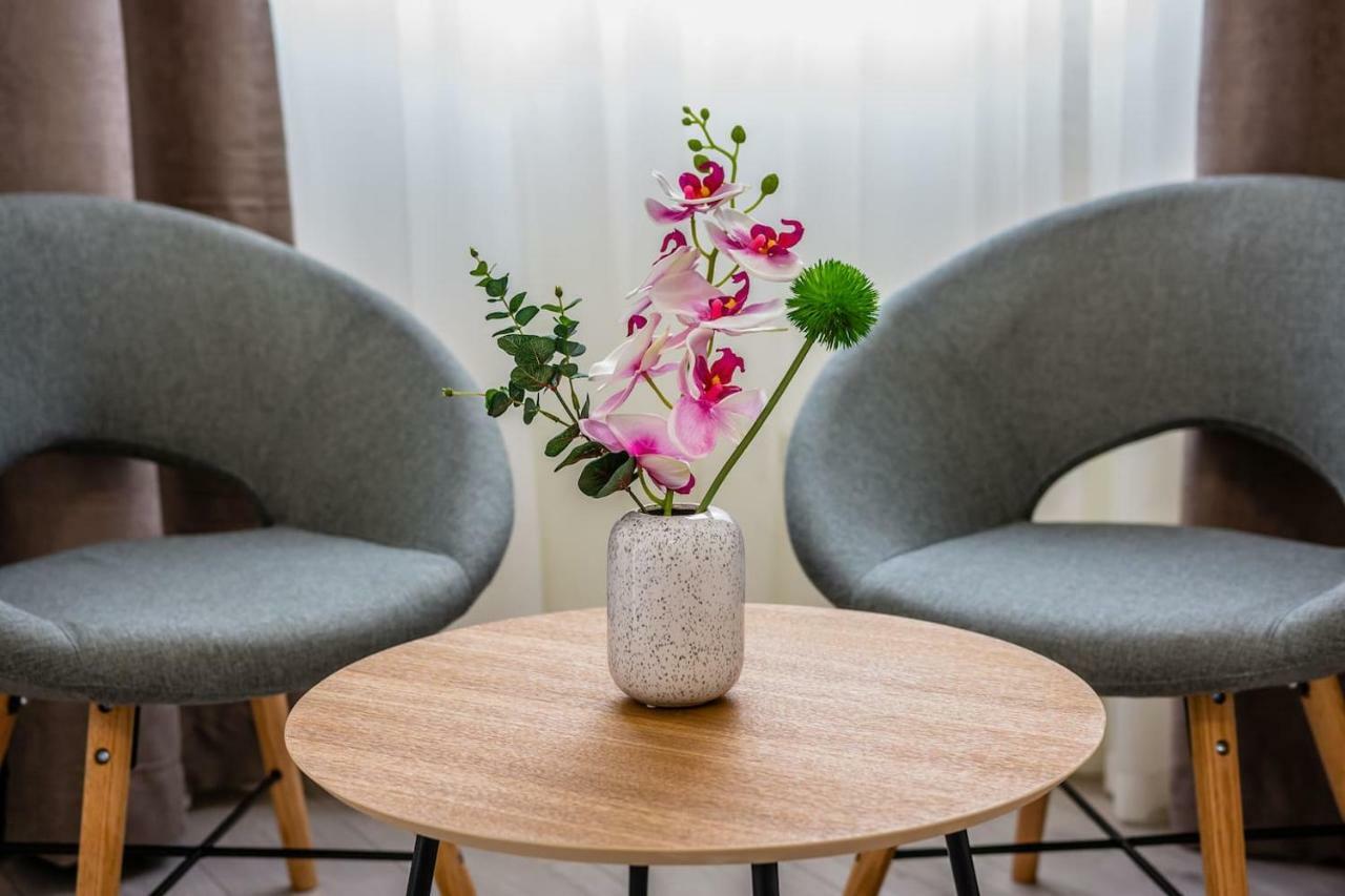 Grande Plus Apartment Dzungla โดโบย ภายนอก รูปภาพ