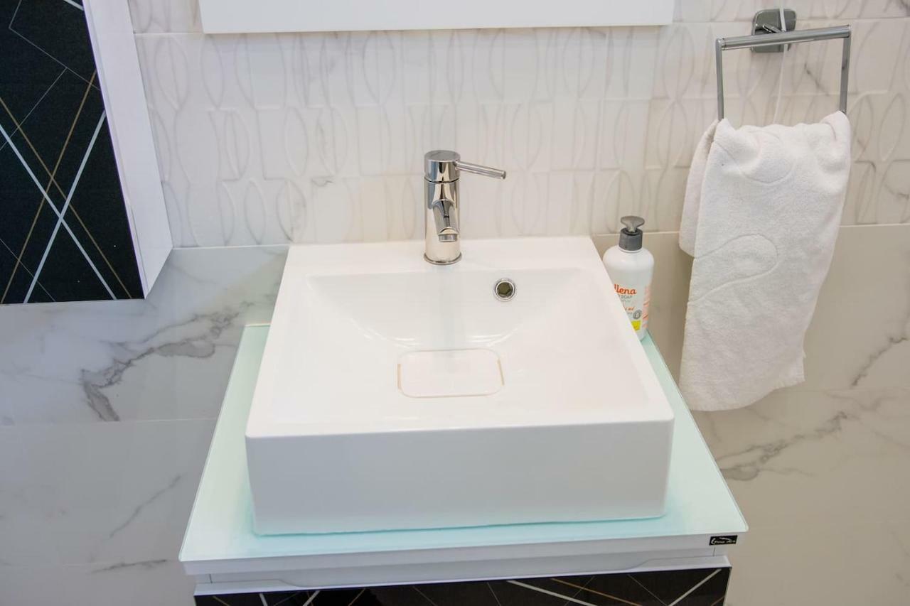 Grande Plus Apartment Dzungla โดโบย ภายนอก รูปภาพ